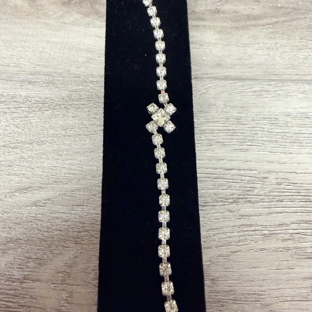 Elegant Silver Tone and Gold Tone Bracelet 7.5”